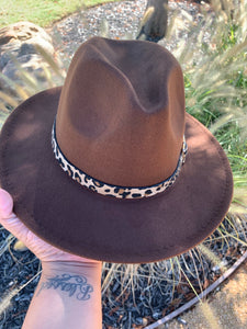 A’mour  Brim Hat with Leopard Buckle- Brown